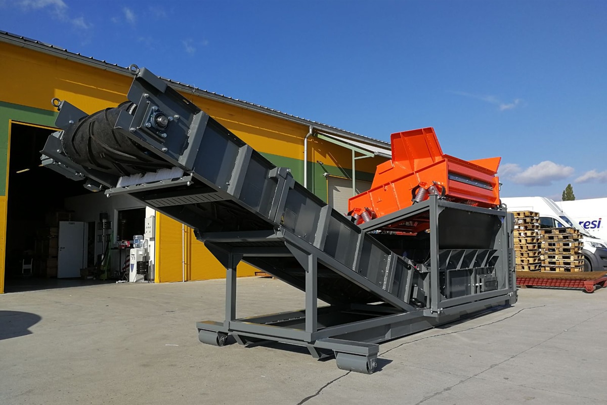 Output 18-60 tons/time
Tragt bredde 2650 mm
Sorteringsareal 3 m2
