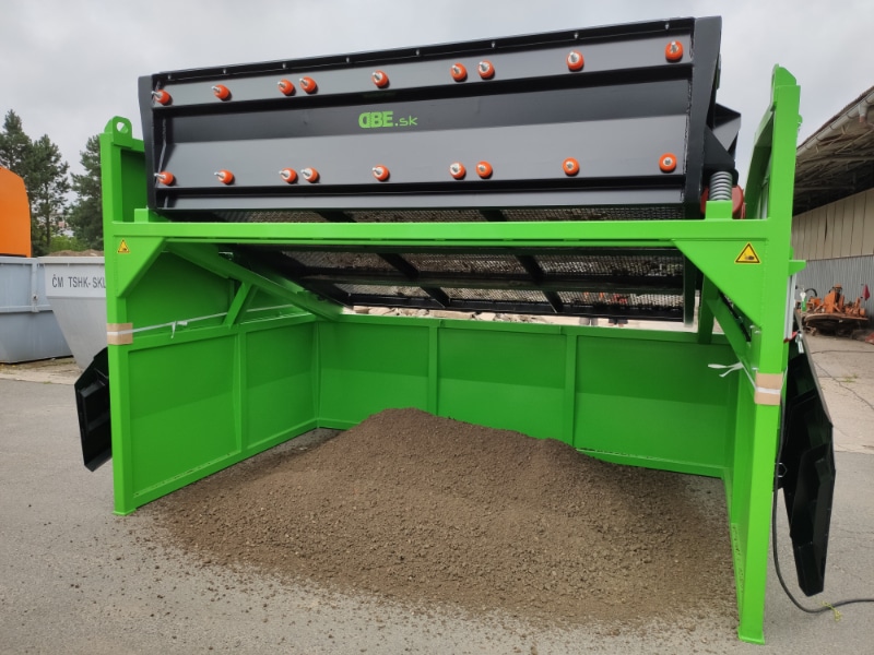 Output 2 x 1,5 kW
Tragt bredde 3460 mm
Sorteringsareal 6,2 m2