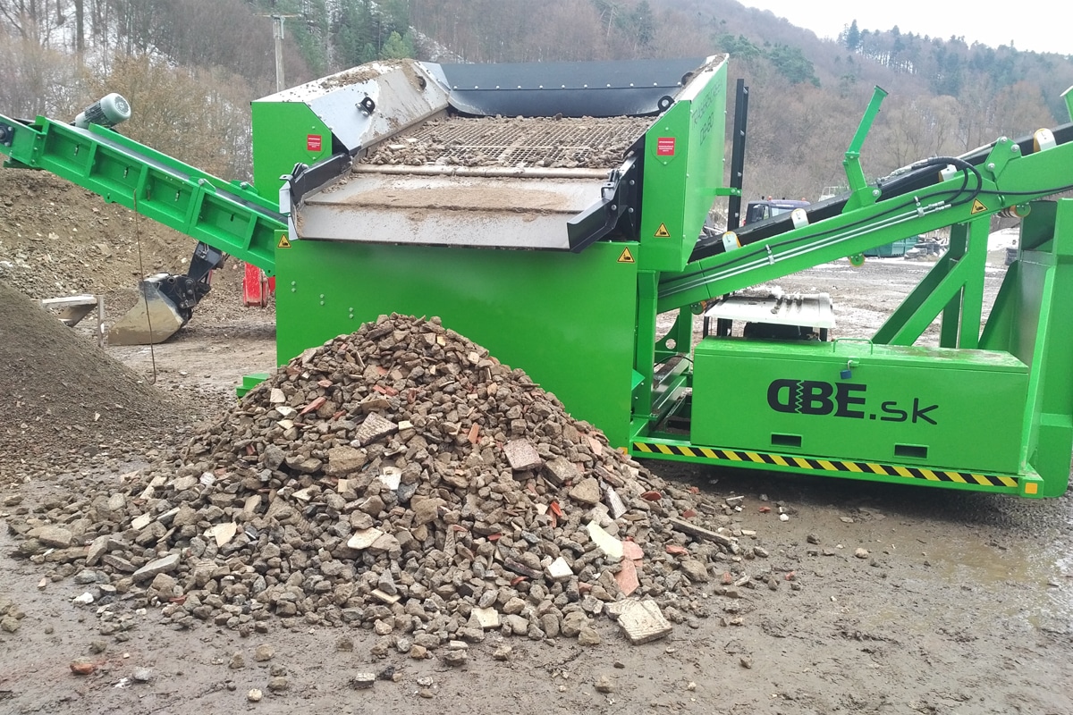 Output 37-150 tons/time
Tragt bredde 2500 mm
Sorteringsareal 3,24 m2