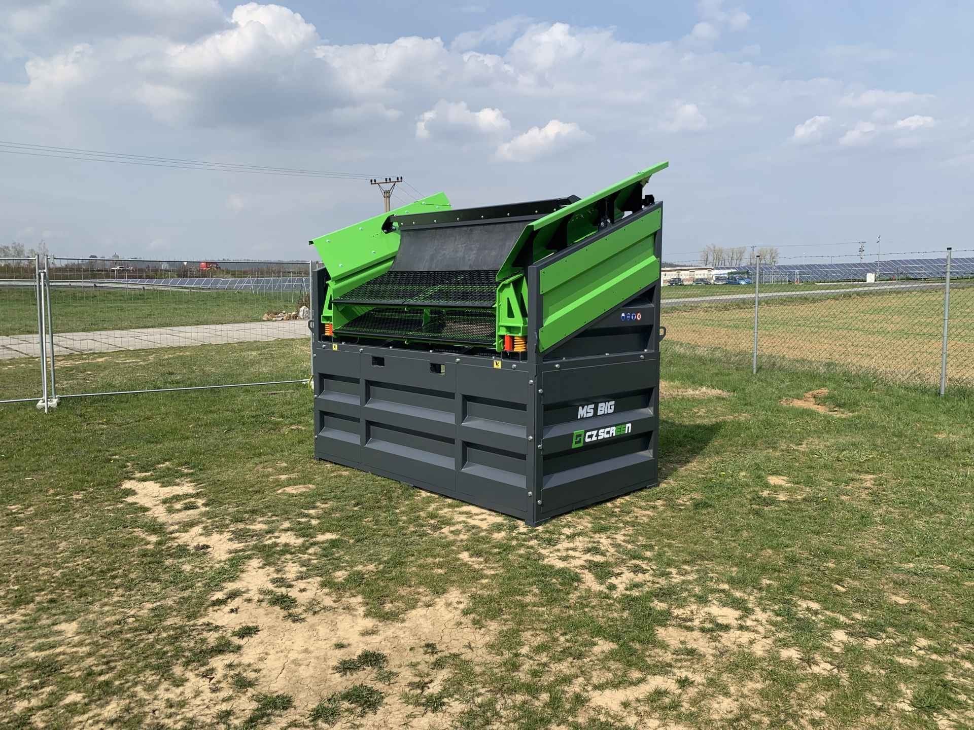 Output 50-100 tons/time
Bredde 2500 mm
Sorteringssareal 2 x 3,3 m2
Pris fra: 172.000 kr